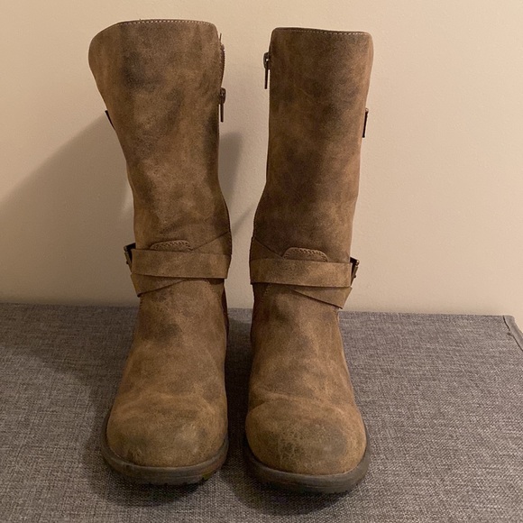 Brown Boots - Picture 2 of 3